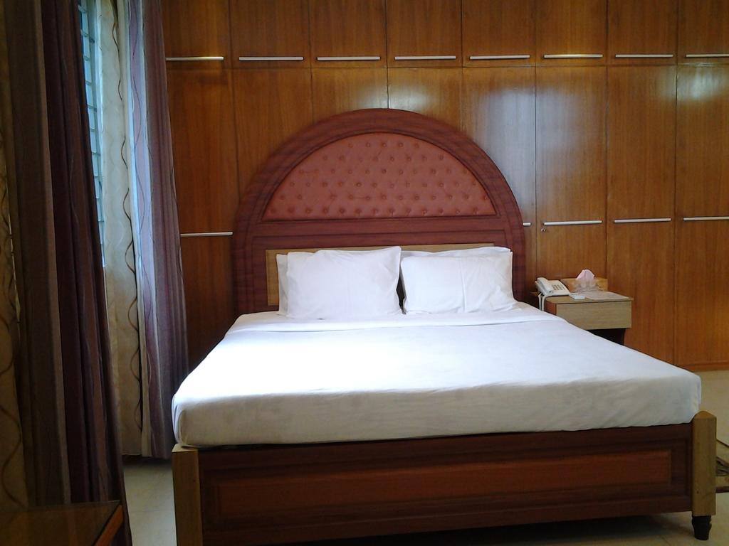Hotel Afford Inn Dháka Exteriér fotografie